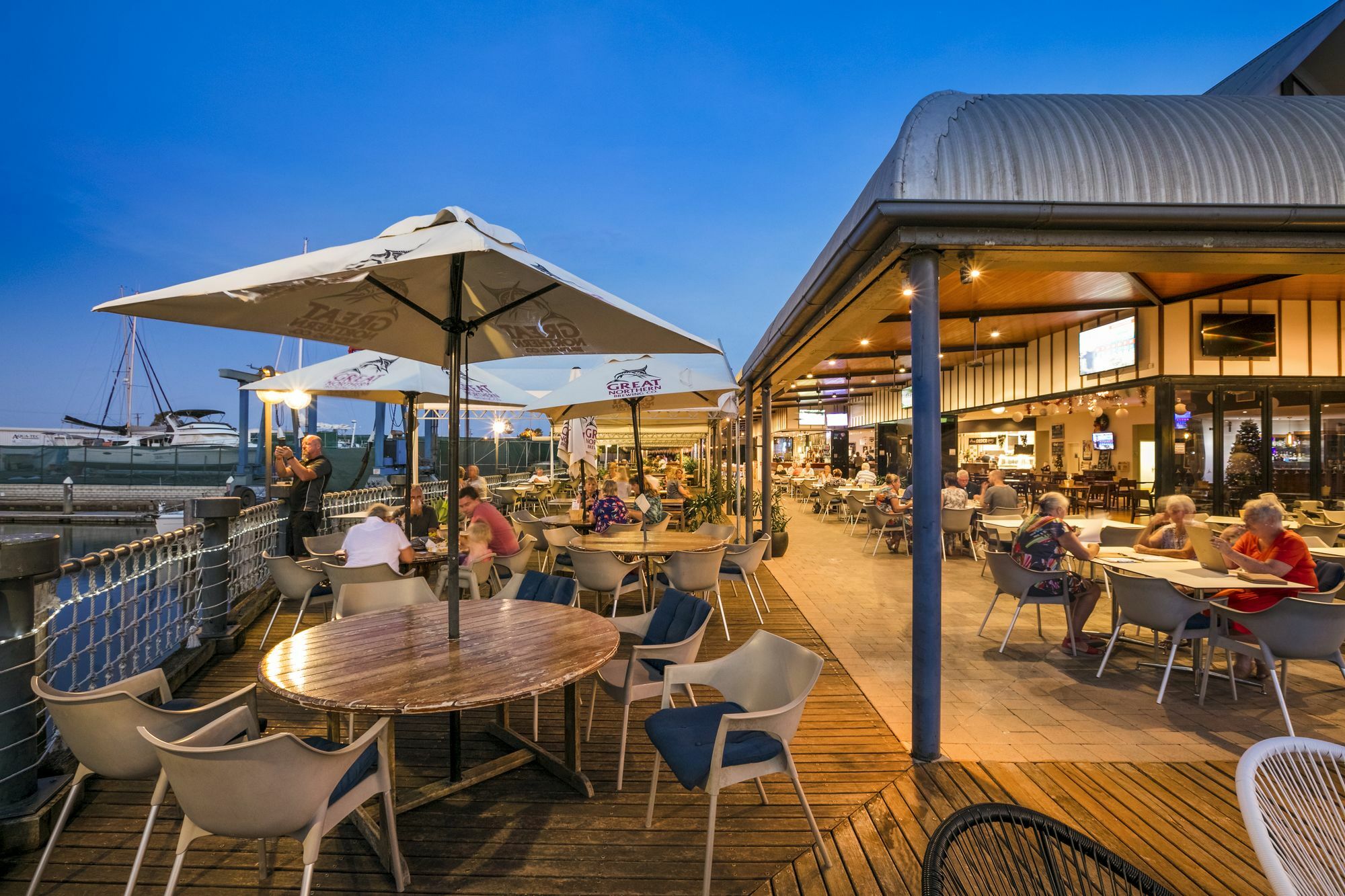 Nightcap At Kawana Waters Hotel Exterior foto